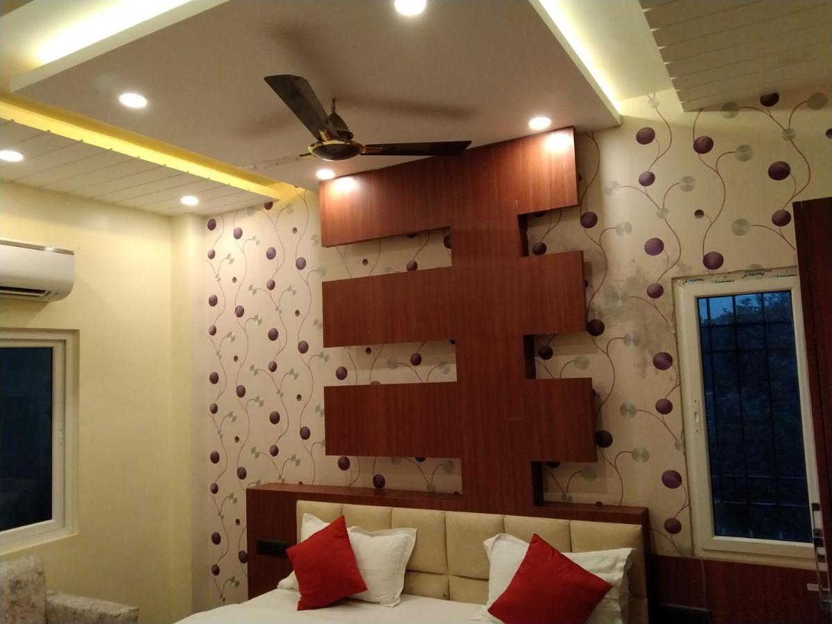 Hotel Delight Deluxe Pipra Dewās Exterior foto