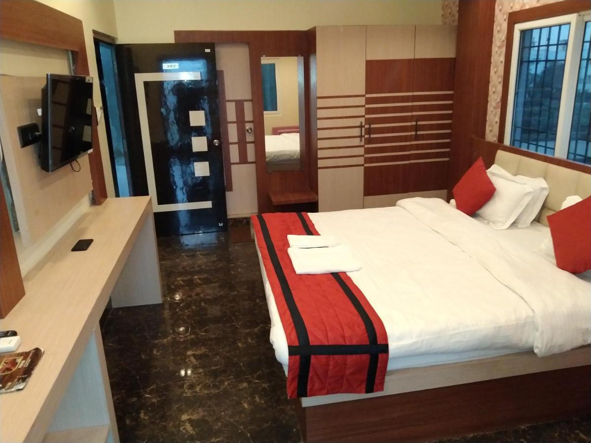 Hotel Delight Deluxe Pipra Dewās Exterior foto